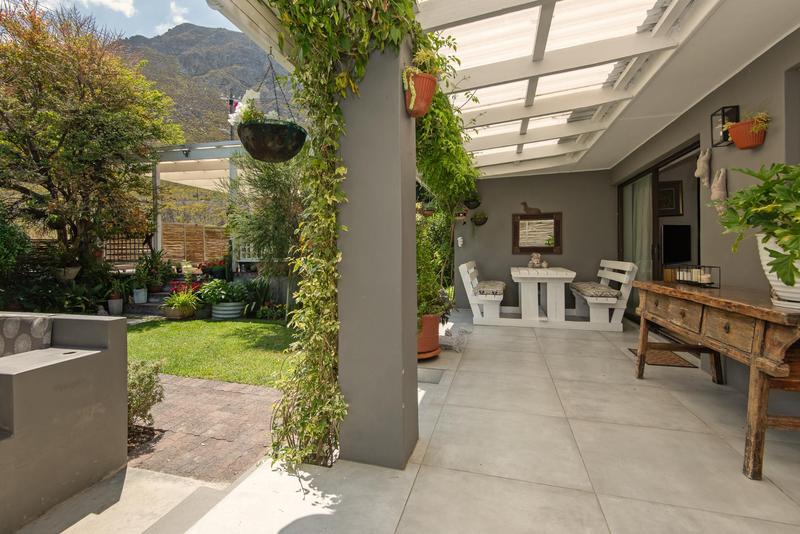3 Bedroom Property for Sale in Voelklip Western Cape
